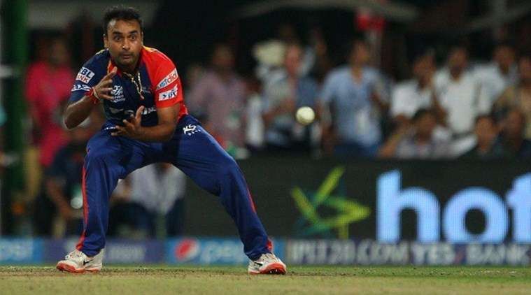 Amit Mishra attempts to take a catch.
