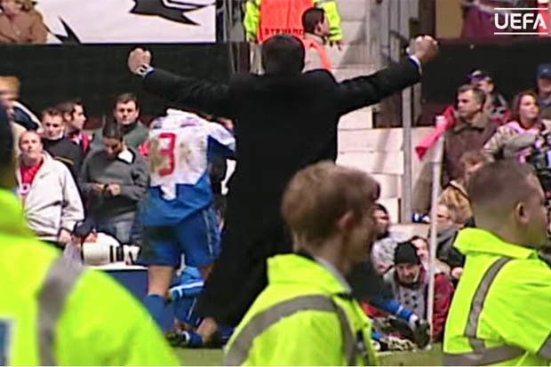 Jose Mourinho celebrating the goal with his players, (Picture Credits: UEFA)