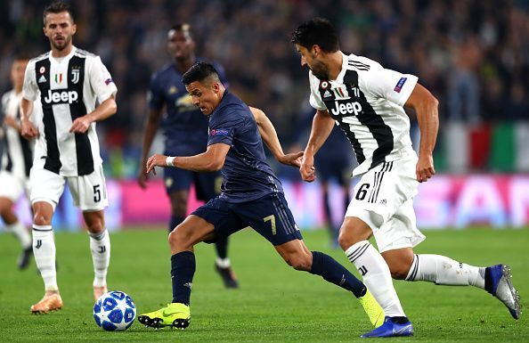 Juventus v Manchester United - UEFA Champions League Group H