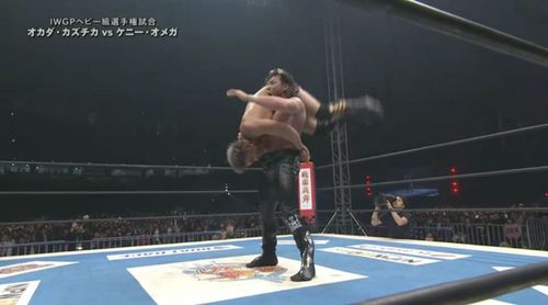 Kenny Omega performs the One-Winged Angel on Kazuchika Okada.