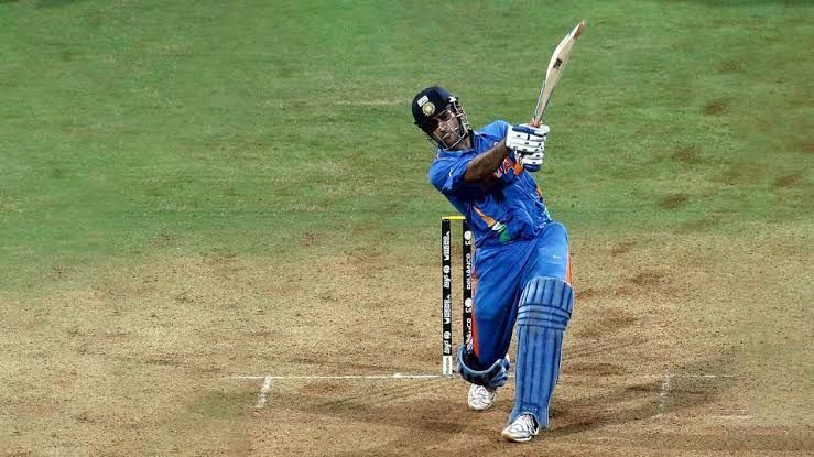 M.S. Dhoni hits the six on 2011 worldcup against Srilanaka