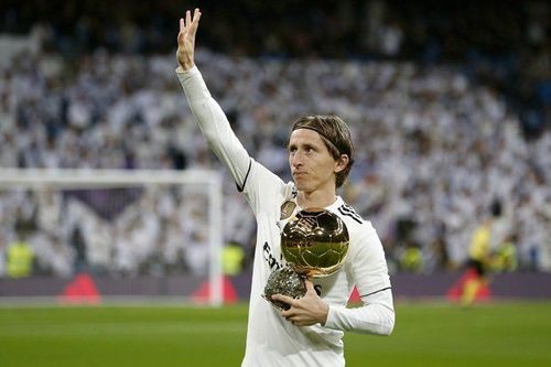 Modric presenting the Ballon d'Or at the Santiago Bernabeu.