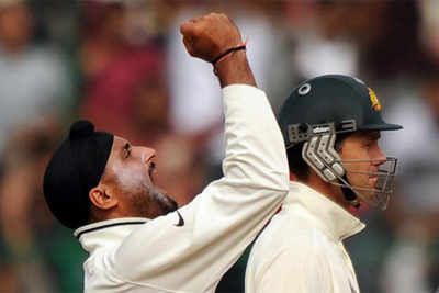 Harbhajan Singh (L) and Ricky Ponting