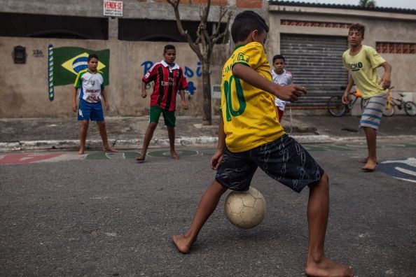 Santos, Brazil takes pride in star player Neymar&#039;s local rise