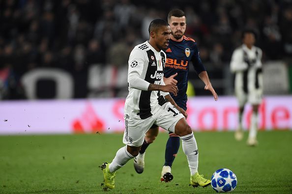 Juventus have rejected United&#039;s advances for Douglas Costa