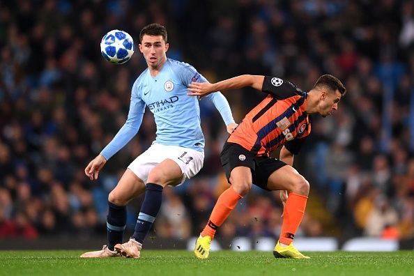 Moraes (R) in action for Shakhtar Donetsk in the UCL