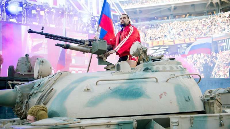 Rusev entered the arena on a tank!