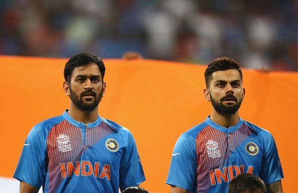 MS Dhoni (L) and Virat Kohli