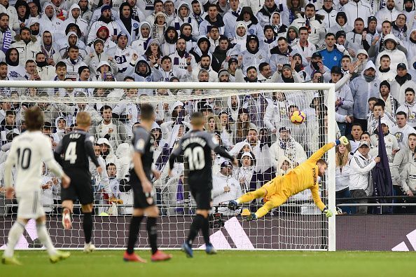 Casemiro&#039;s long-range goal has been a sight for sore eyes, as fans can&#039;t remember the last time Madrid took so many meaningful shots from distance as they did tonight