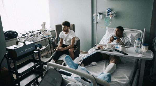 Alex Oxlade-Chamberlian and Rhian Brewster in Hospital.