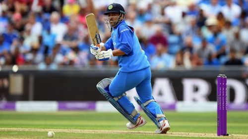 Justin Langer has heaped praises on MS Dhoni