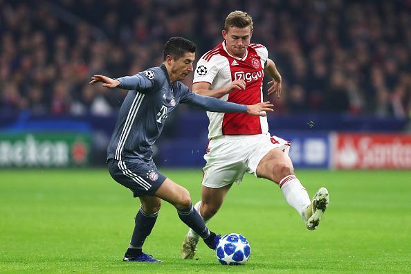 De Ligt up against Lewandowski