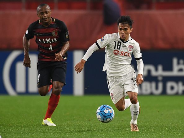 Chanathip Songkrasin turning out for Muangthong United