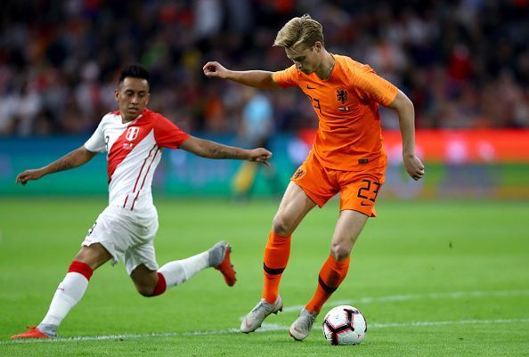 Frenkie De Jong in action for the Netherlands