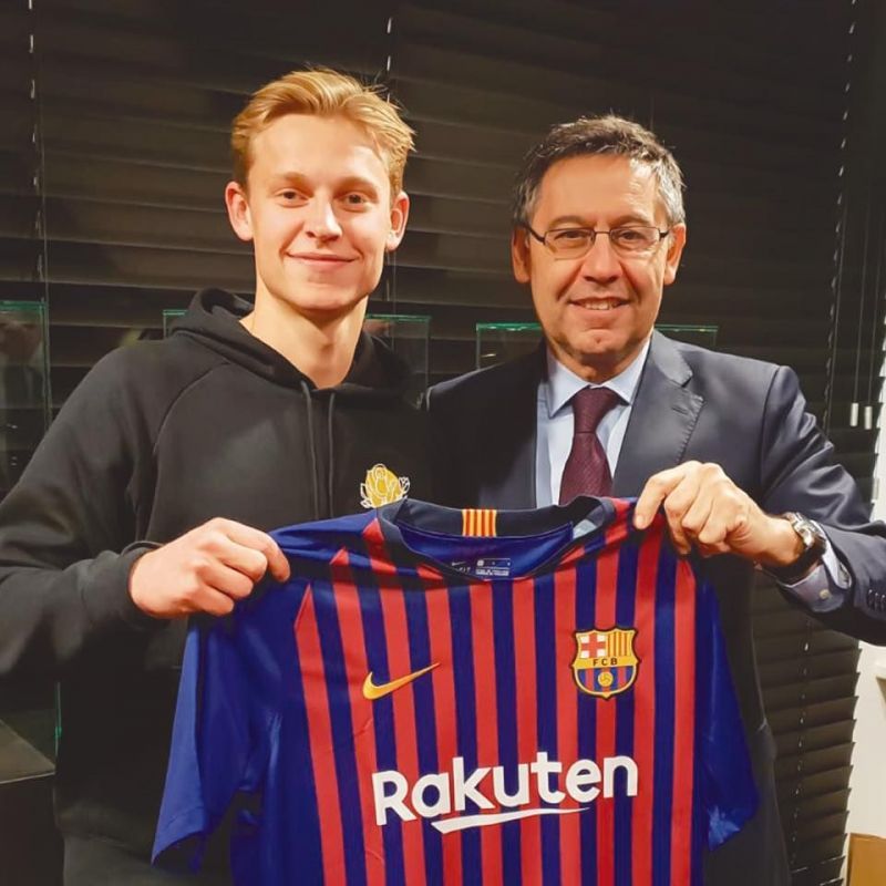 De Jong with FC Barcelona President