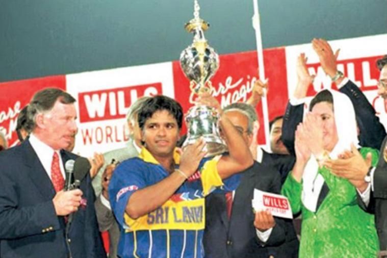 Sri Lanka&#039;s Arjuna Ranatunga with the 1996 World Cup trophy