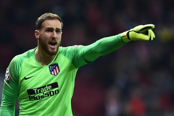 Oblak playing against AS Monaco during a UEFA Champions League group game.