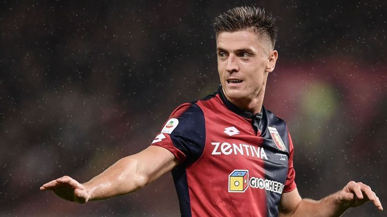 Lethal in front of goal. Left foot, right foot, head, any way you like, this man will score. Piatek is a real goalscoring threat.