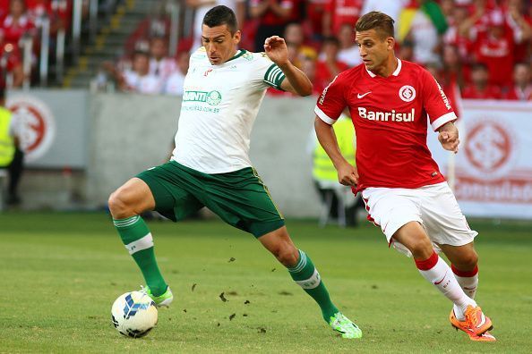 Lucio (left) during the Internacional v Palmeiras in Series A in 2014