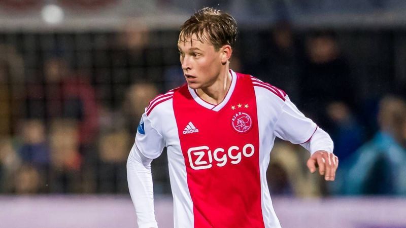 Frenkie de Jong is the future of Dutch football.