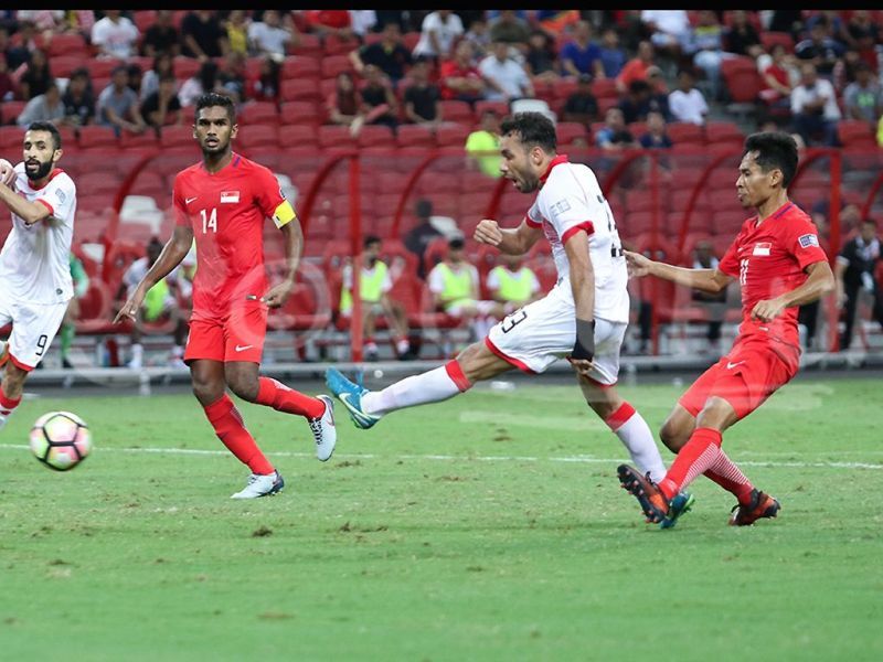 Bahrain&#039;s Jamal Rashed (Second from right) (Image Courtesy: Bolasepako.com)