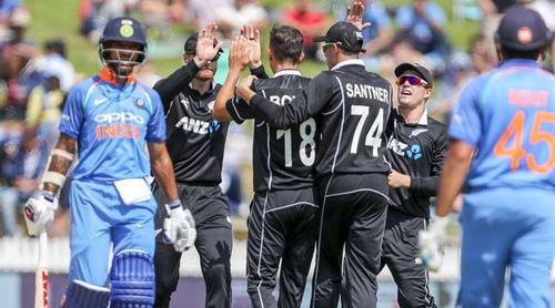 Trent Boult's 5 for 21 gives New Zealand a win in 4th ODI