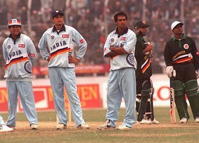 Kanitkar with Tendulkar and Robin Singh