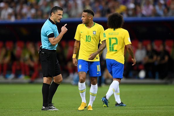 Neymar argues with the referee at the World Cup