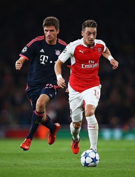 Arsenal FC 2 v 0 FC Bayern Munchen - UEFA Champions League