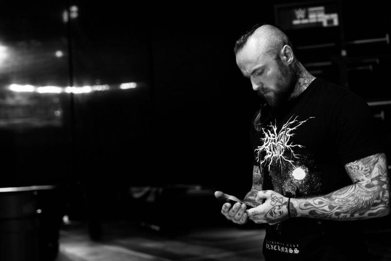 Aleister Black backstage on Raw