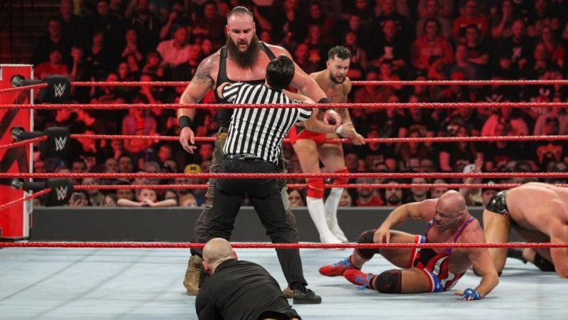 Strowman and Corbin face off in a singles match at Elimination Chamber