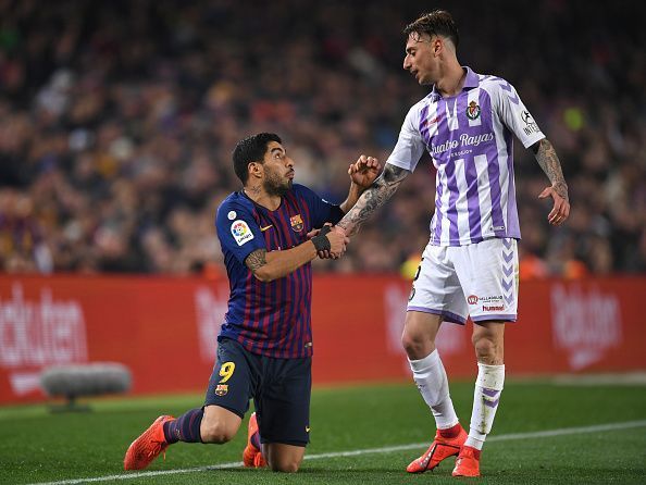 Luis Suarez missed three clear-cut chances at goal. Barcelona need to find a replacement for him while he is still available to play as first-choice.