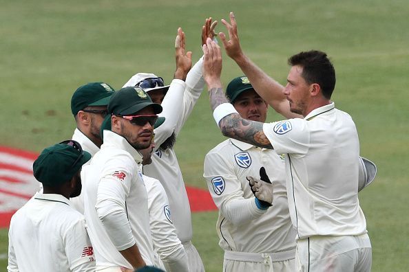 Steyn celebrates with his teammates