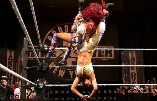 Sasha Banks and Bayley had a stellar match at NXT Takeover: Brooklyn!