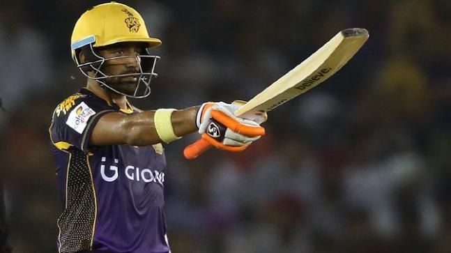 Robin Uthappa playing for KKR.