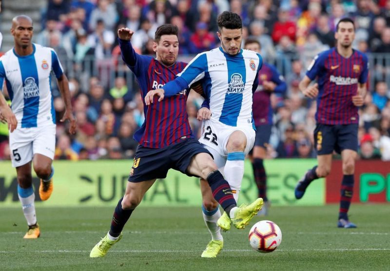 Players from Espanyol sat back and defend