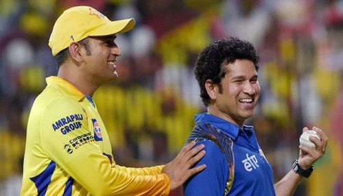 Sachin & Dhoni sharing a lighter moment