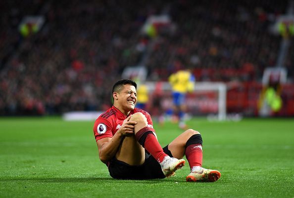 Alexis SÃ¡nchez suffered a knee injury in the match against Southampton