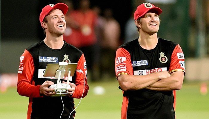 Shane Watson, AB de Villiers during RCB&#039;s practice session