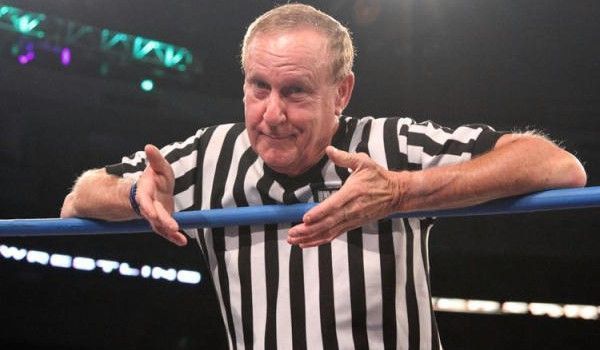 earl hebner selling WWE merchandise