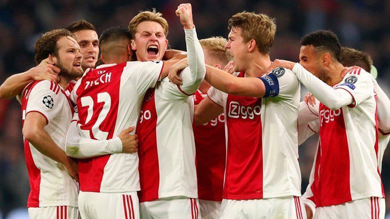 Ajax need to close a 5-point gap from PSV Eindhoven with 8 games to go in the Eredivisie 2018-19.