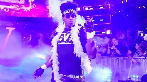 Velveteen Dream channels Hollywood Hogan's villainous NWO days during his entrance