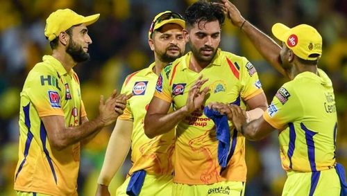 Deepak Chahar with his CSK teammates (picture courtesy: BCCI/iplt20.com)