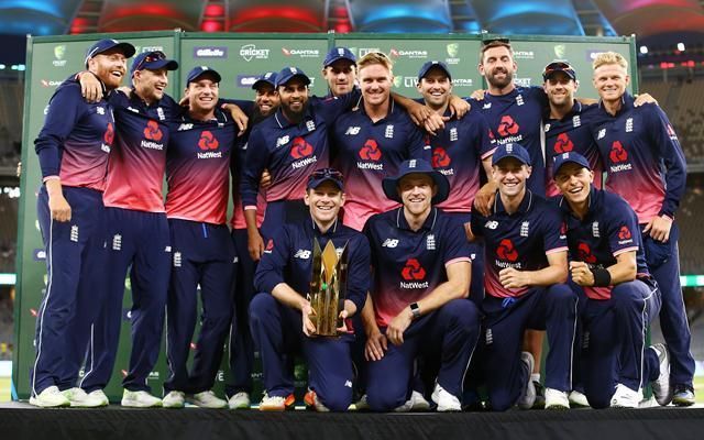 England lifting the trophy after beating Australia 4-1 downÂ under