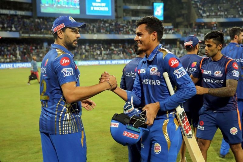 Mumbai Indians team after the game against KXIP (Image courtesy: BCCI/iplt20.com)