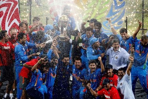 India lift the 2011 World Cup trophy