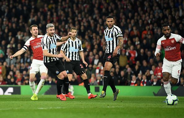 Aaron scores Arsenal&#039;s opening goal against Newcastle