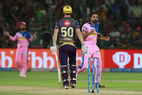 Chris Lynn received a lifeline when the bails didn't come off despite the ball hitting the stumps, while Dhawal Kulkarni looked on in horror