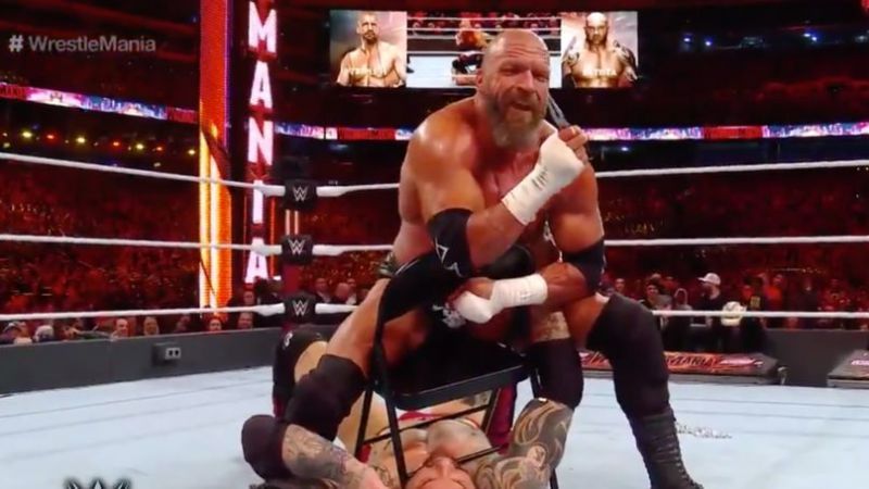 Triple H did a little impromptu cosmetic work on Batista&#039;s face at Wrestlemania 35.