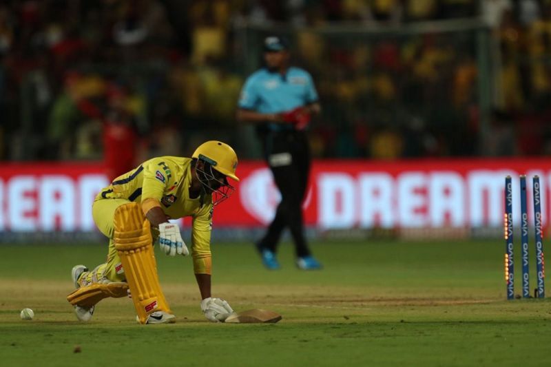 The last ball run out which helped RCB win their 3rd game of the season. Image Courtesy: IPLT20/BCCI